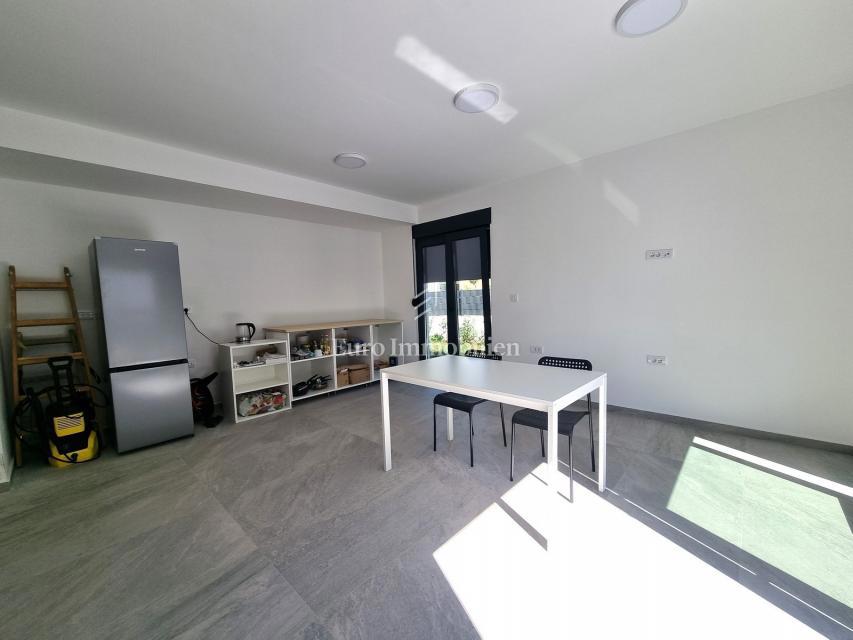 Parenzo - Villetta bifamiliare con giardino di 200 mq, a 1,5 km dal mare