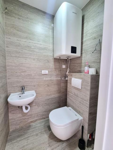 Parenzo - Villetta bifamiliare con giardino di 200 mq, a 1,5 km dal mare