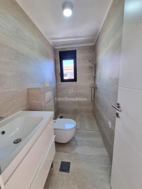 Parenzo - Villetta bifamiliare con giardino di 200 mq, a 1,5 km dal mare