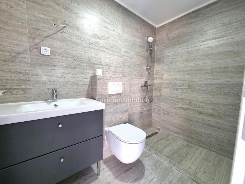 Parenzo - Villetta bifamiliare con giardino di 200 mq, a 1,5 km dal mare