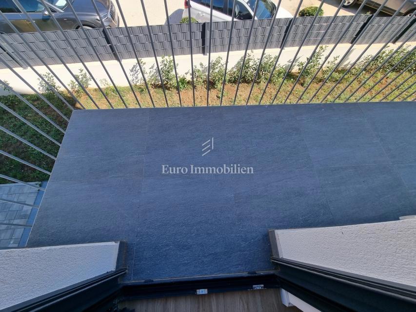 Parenzo - Villetta bifamiliare con giardino di 200 mq, a 1,5 km dal mare