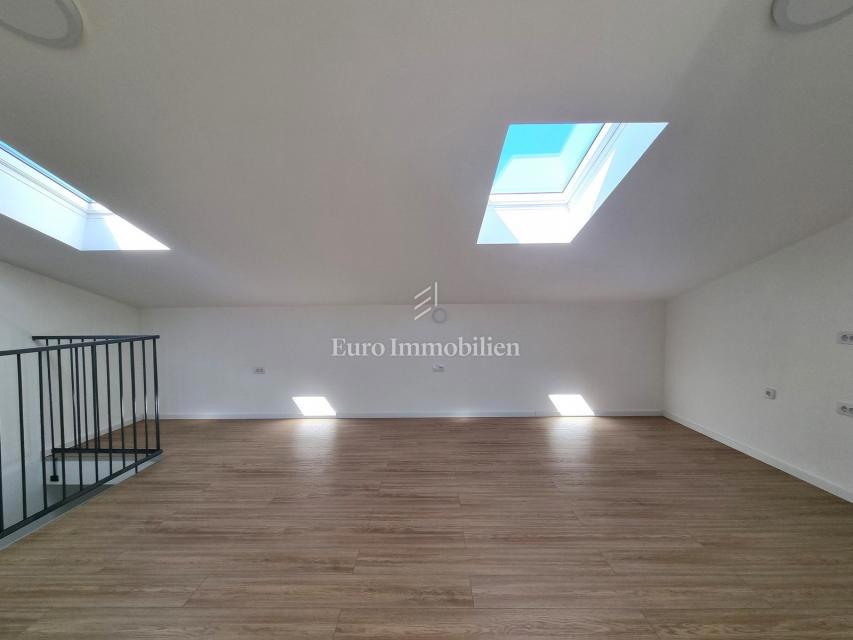 Parenzo - Villetta bifamiliare con giardino di 200 mq, a 1,5 km dal mare