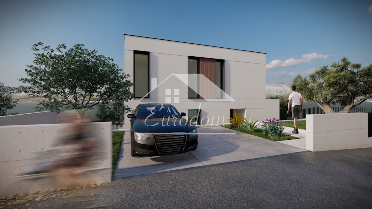 Opportunità Unica: Villa di Lusso con Piscina Prima Fila sul Mare