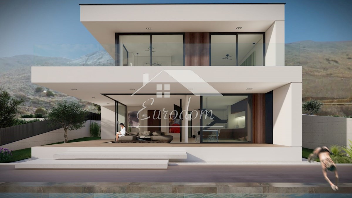 Opportunità Unica: Villa di Lusso con Piscina Prima Fila sul Mare