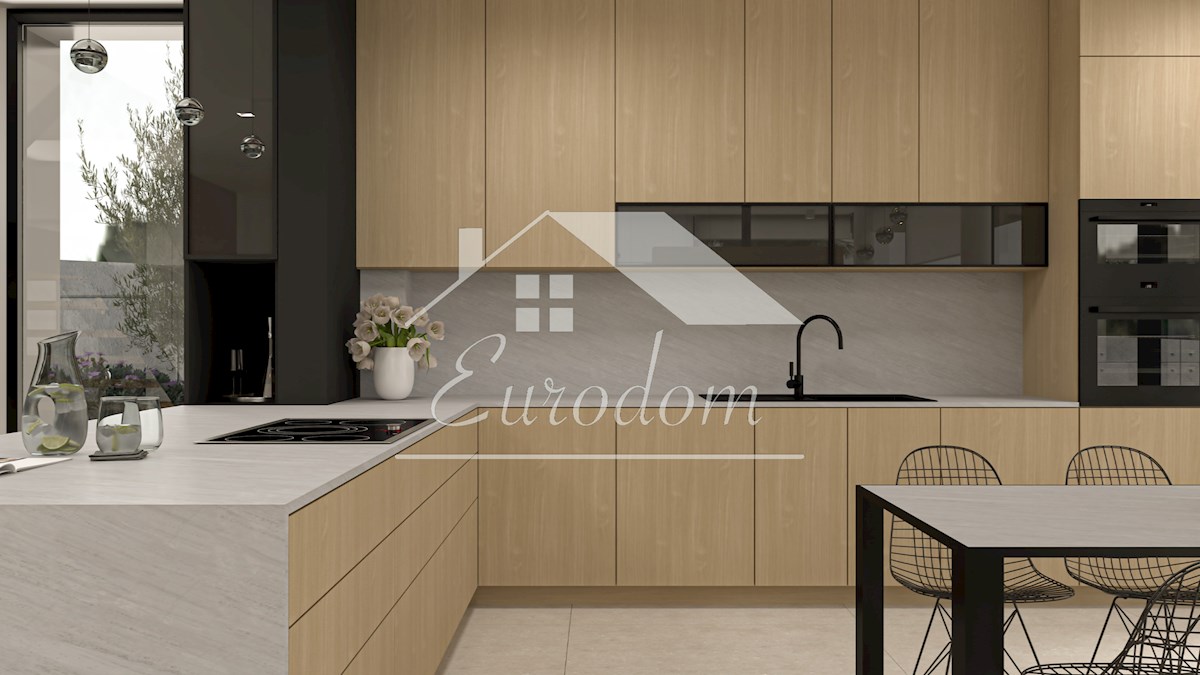 Opportunità Unica: Villa di Lusso con Piscina Prima Fila sul Mare