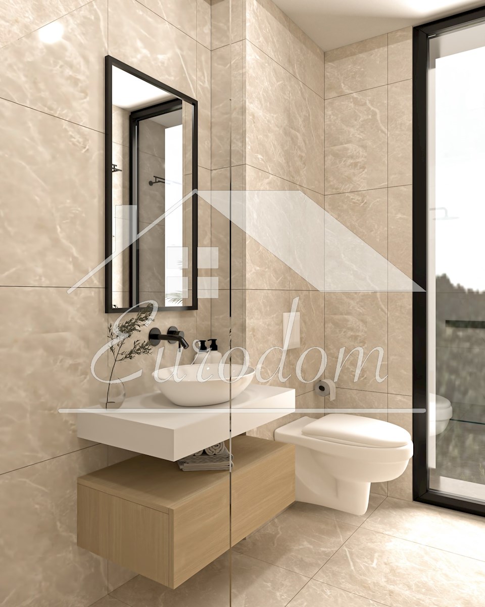 Opportunità Unica: Villa di Lusso con Piscina Prima Fila sul Mare