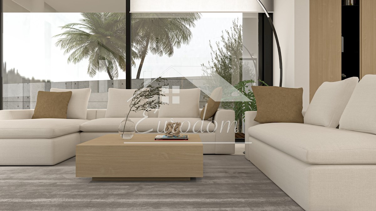 Opportunità Unica: Villa di Lusso con Piscina Prima Fila sul Mare