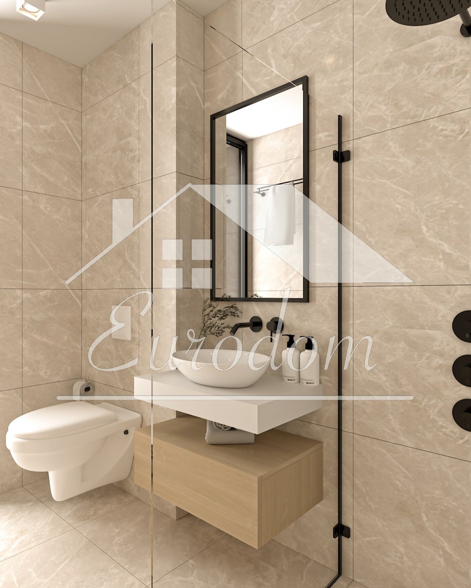 Opportunità Unica: Villa di Lusso con Piscina Prima Fila sul Mare