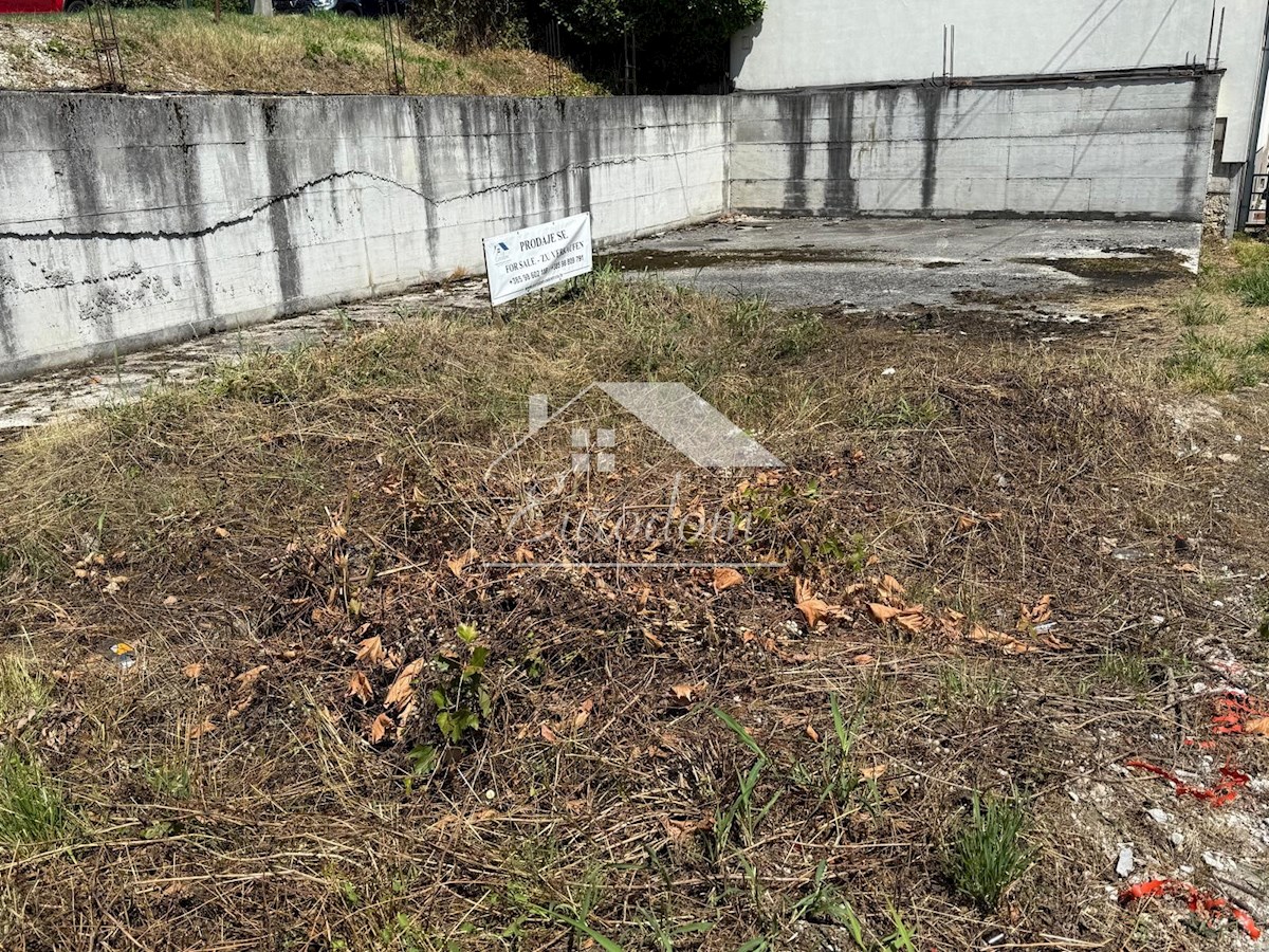 Terreno in vendita con progetto e permesso di costruzione – Centro di Samobor