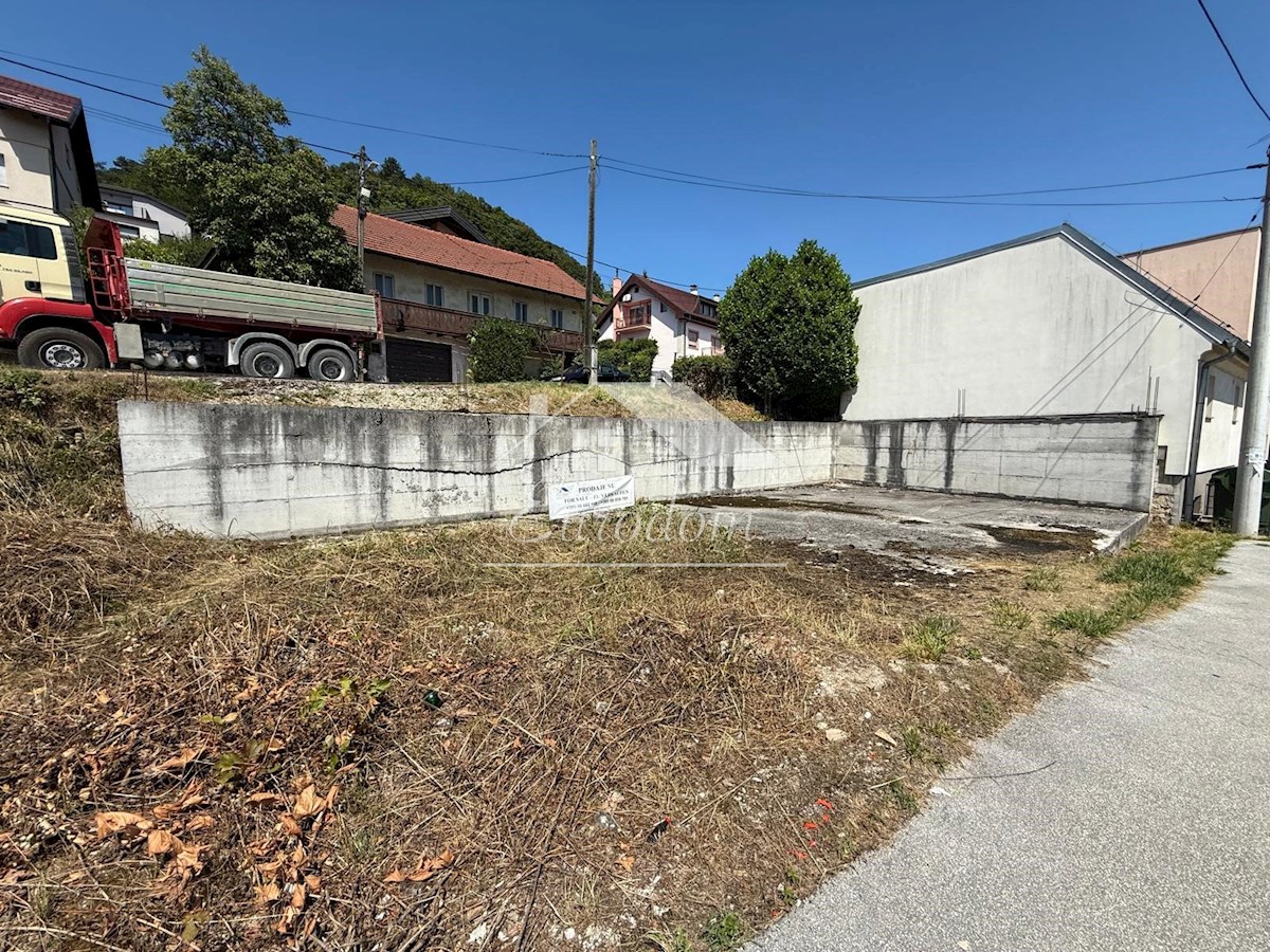 Terreno in vendita con progetto e permesso di costruzione – Centro di Samobor