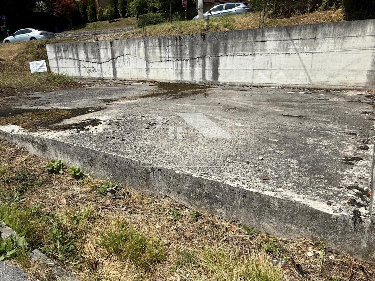 Terreno in vendita con progetto e permesso di costruzione – Centro di Samobor