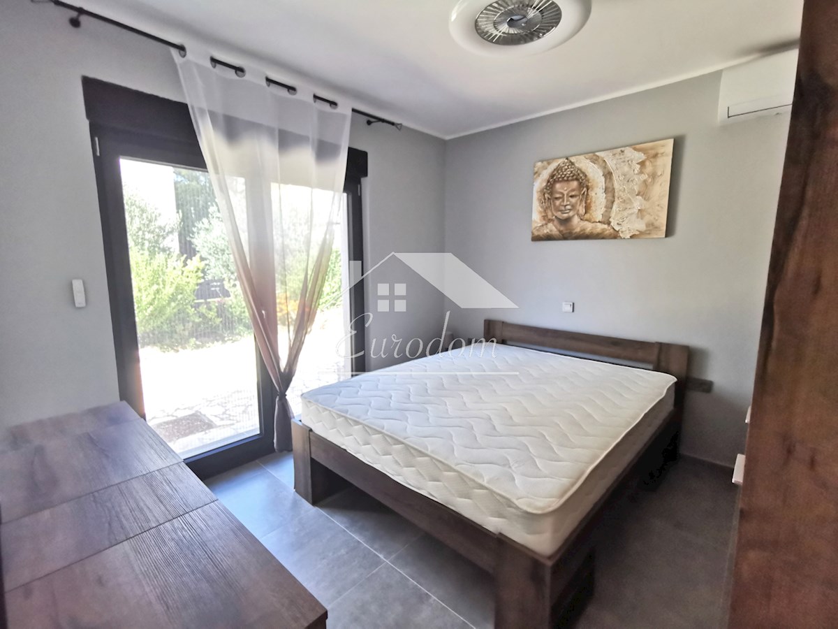 VENDITA Appartamento con 4 Camere e Giardino, a 150 m dal Mare