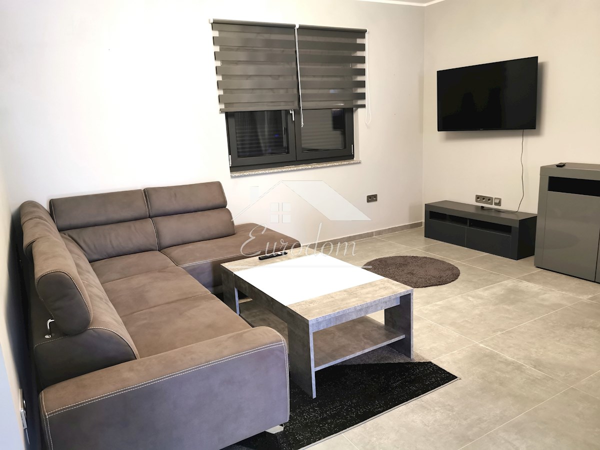 VENDITA Appartamento con 4 Camere e Giardino, a 150 m dal Mare