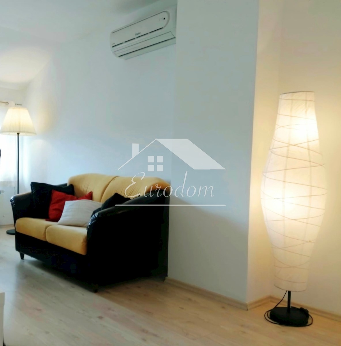 MAKSIMIR – APPARTAMENTO OŽEGOVIĆEVA, 38,99 m² – RISTRUTTURATO, ARREDATO, SUBITO ABITABILE!