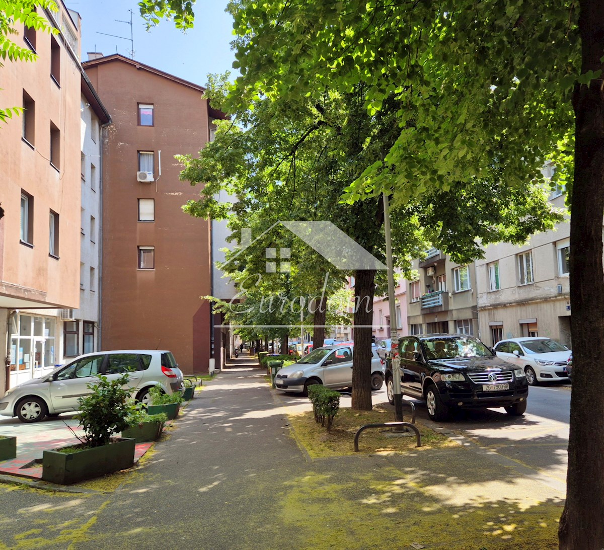 MAKSIMIR – APPARTAMENTO OŽEGOVIĆEVA, 38,99 m² – RISTRUTTURATO, ARREDATO, SUBITO ABITABILE!