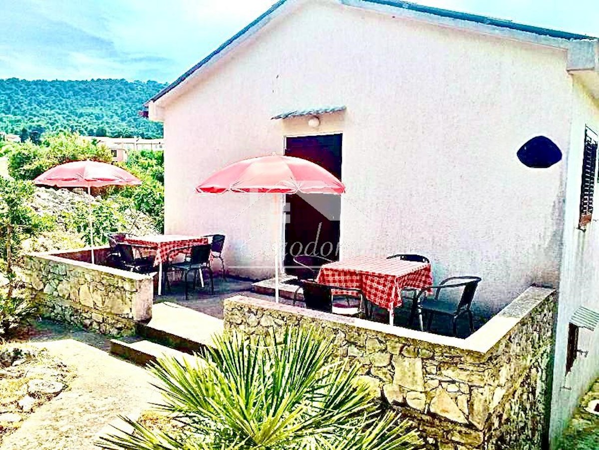CASA IN VENDITA A VELO LOŠINJ – INVESTIMENTO IDEALE O PROGETTO DI RISTRUTTURAZIONE!