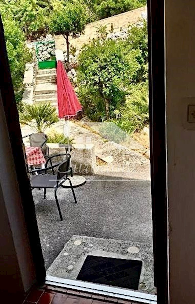 CASA IN VENDITA A VELO LOŠINJ – INVESTIMENTO IDEALE O PROGETTO DI RISTRUTTURAZIONE!