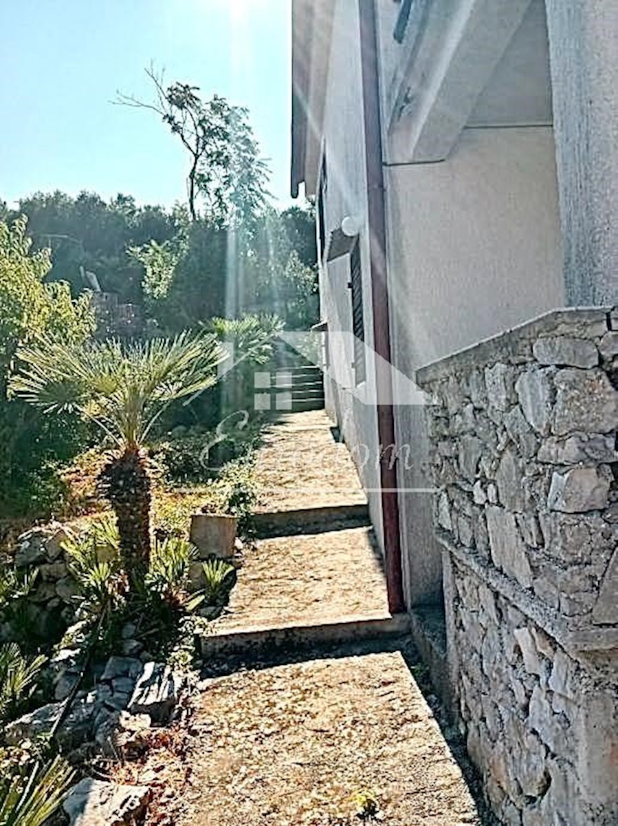 CASA IN VENDITA A VELO LOŠINJ – INVESTIMENTO IDEALE O PROGETTO DI RISTRUTTURAZIONE!