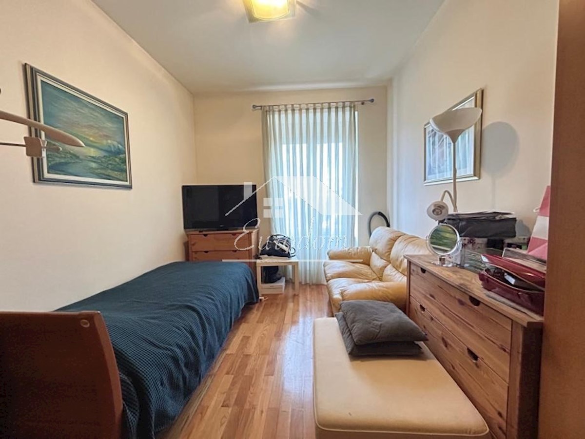 IN VENDITA – Appartamento di 77 m² al piano terra vicino alla stazione ovest, Zagabria