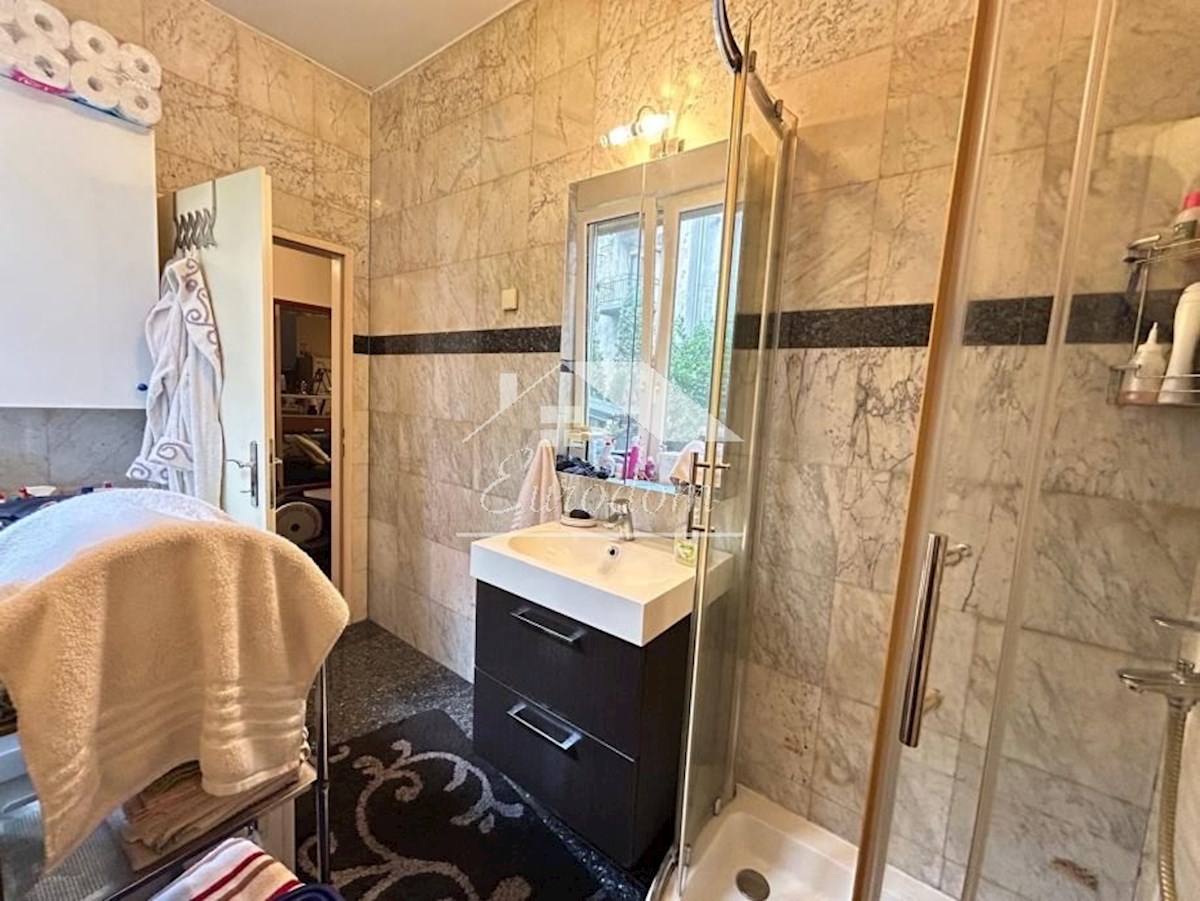 IN VENDITA – Appartamento di 77 m² al piano terra vicino alla stazione ovest, Zagabria