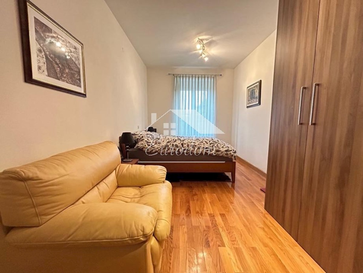 IN VENDITA – Appartamento di 77 m² al piano terra vicino alla stazione ovest, Zagabria