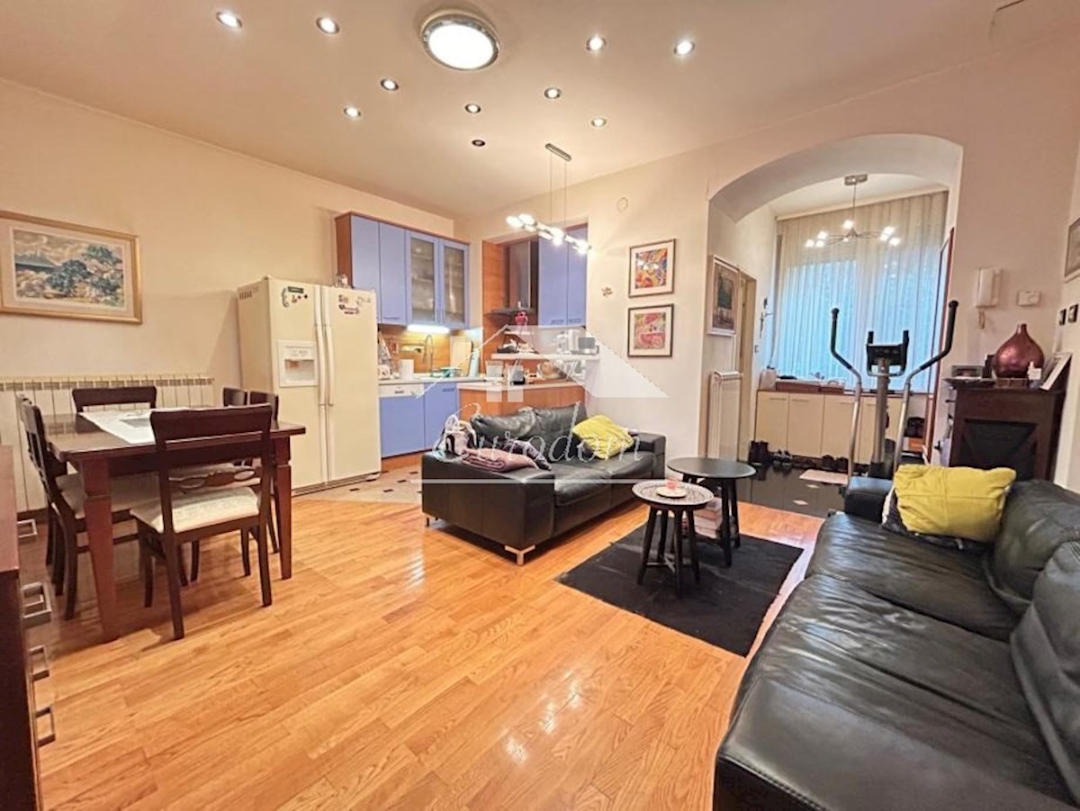 IN VENDITA – Appartamento di 77 m² al piano terra vicino alla stazione ovest, Zagabria