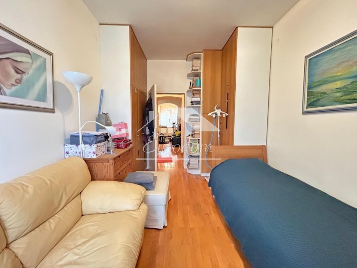 IN VENDITA – Appartamento di 77 m² al piano terra vicino alla stazione ovest, Zagabria