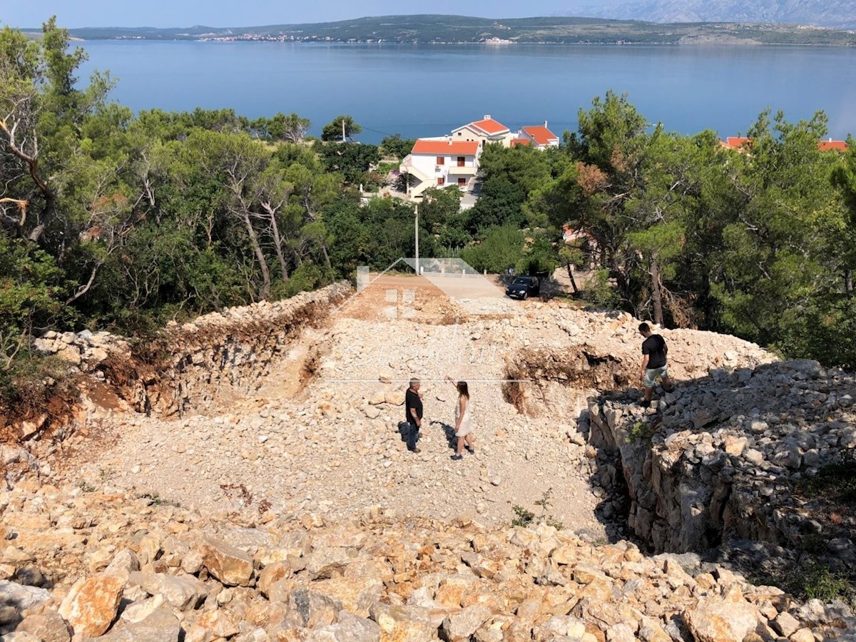NOVIGRAD (ZARA) – TERRENO EDIFICABILE CON PROGETTO PER 3 VILLE CON PISCINA, A 100 M DAL MARE