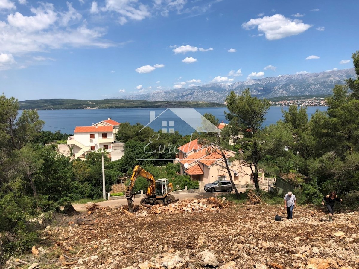 NOVIGRAD (ZARA) – TERRENO EDIFICABILE CON PROGETTO PER 3 VILLE CON PISCINA, A 100 M DAL MARE