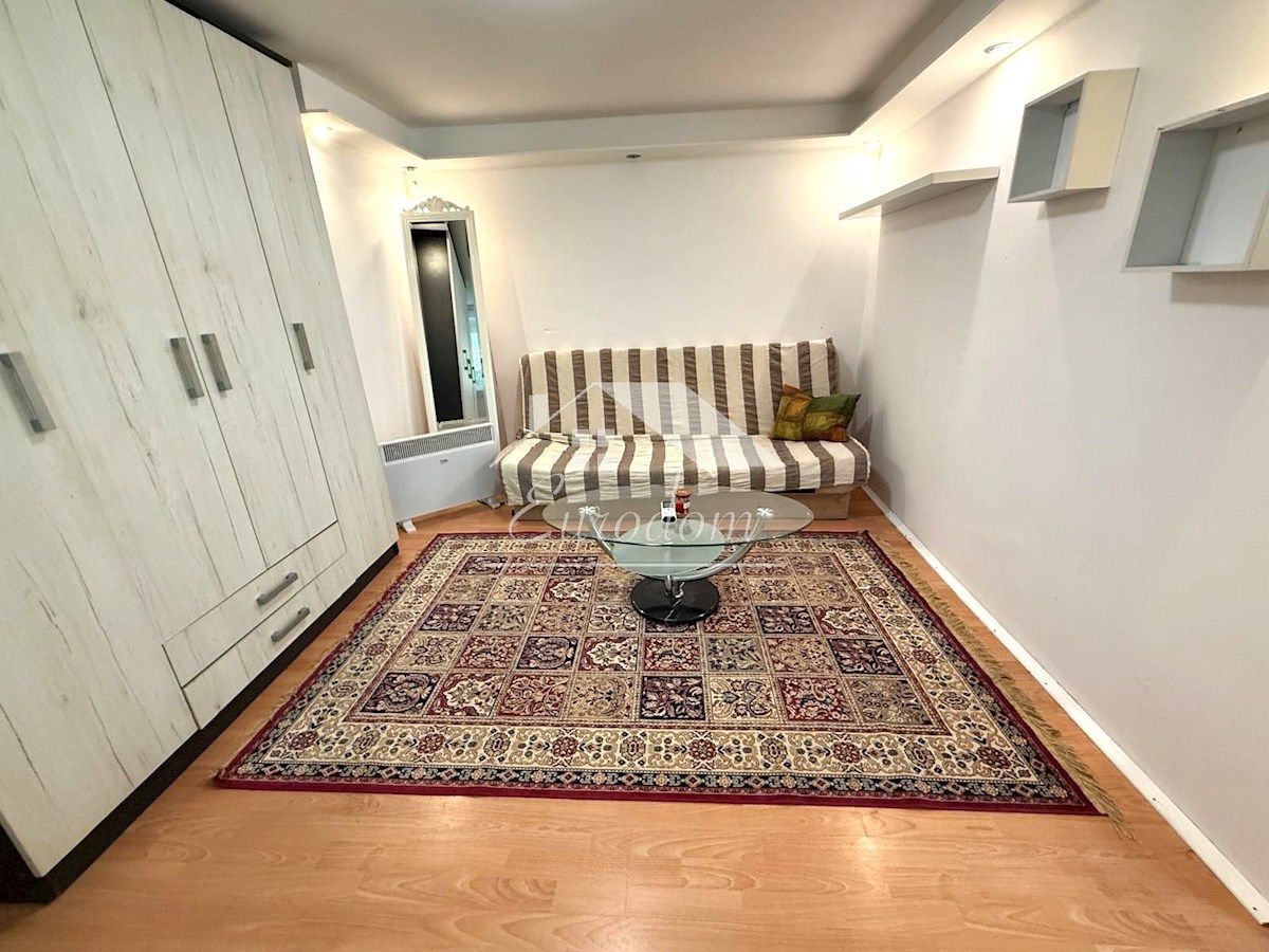 Appartamento Accogliente con Accesso al Giardino – Trešnjevka