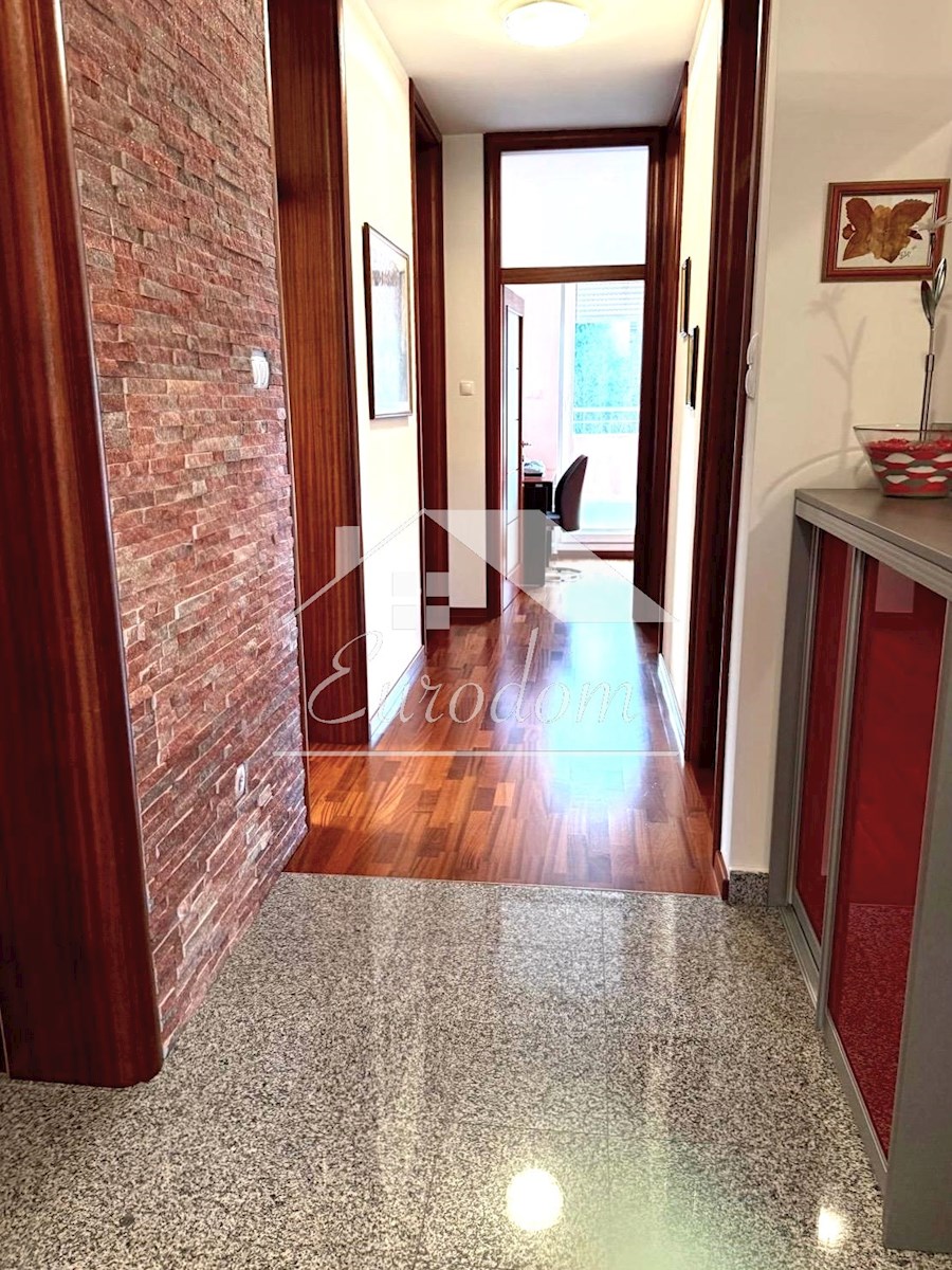 Appartamento di lusso in vendita a Remete – 138 m²