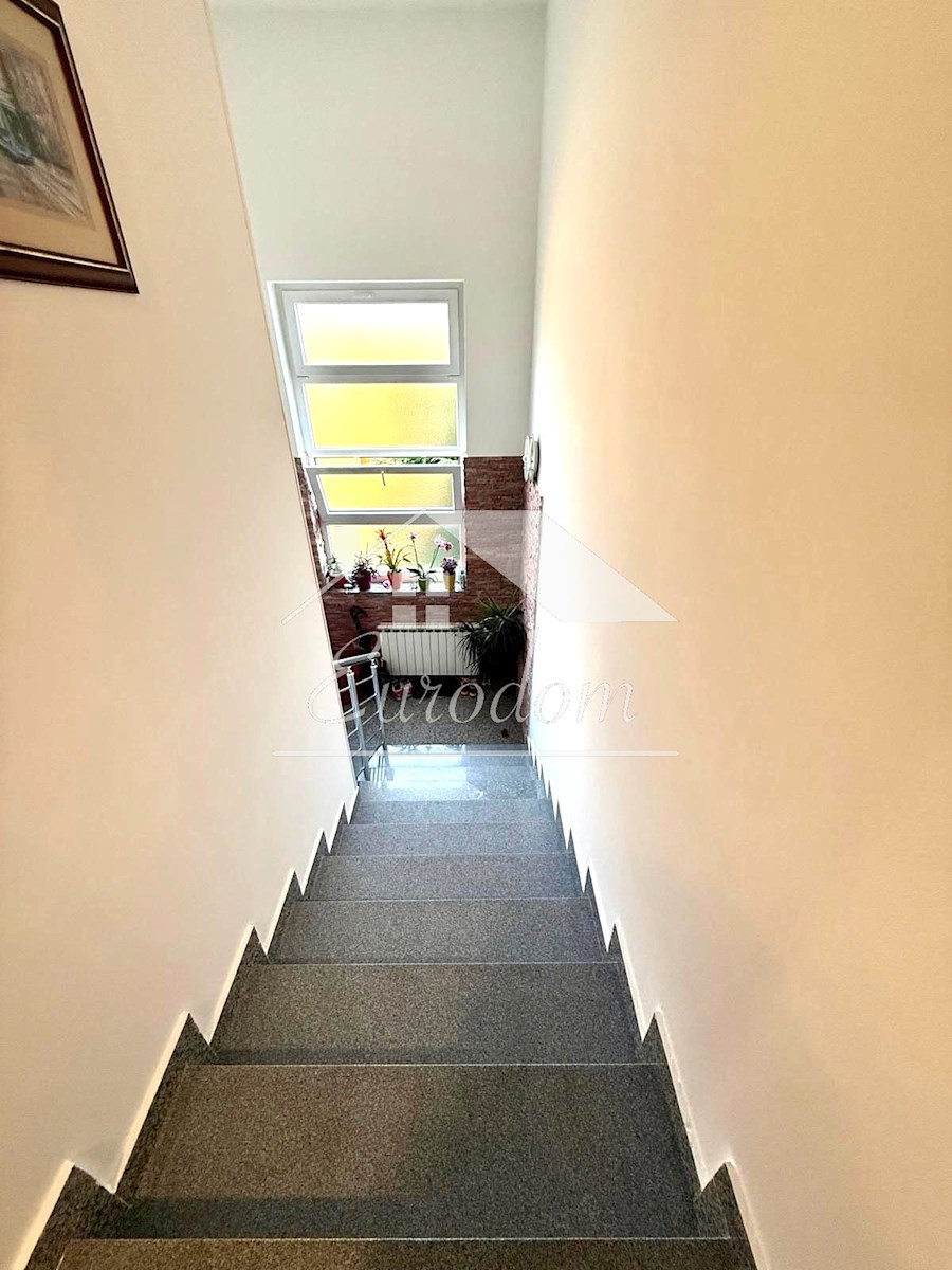Appartamento di lusso in vendita a Remete – 138 m²