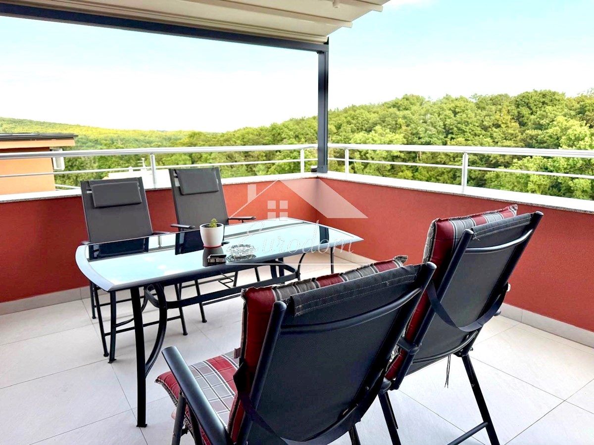 Appartamento di lusso in vendita a Remete – 138 m²