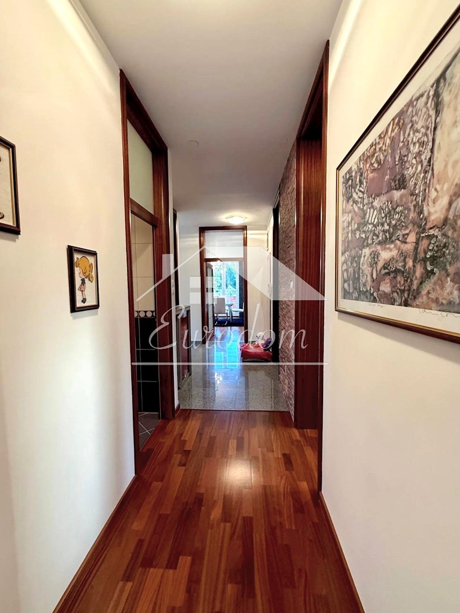 Appartamento di lusso in vendita a Remete – 138 m²