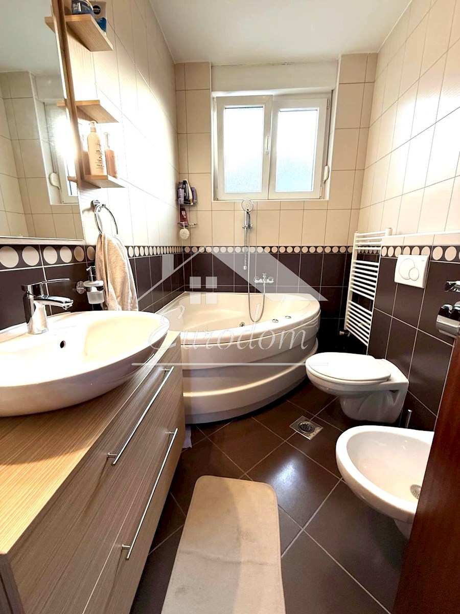 Appartamento di lusso in vendita a Remete – 138 m²