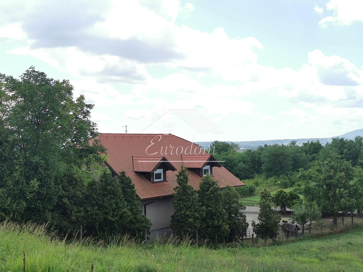 IN VENDITA: CASA COSTRUITA CON QUALITÀ – ZAGABRIA, BIZEK