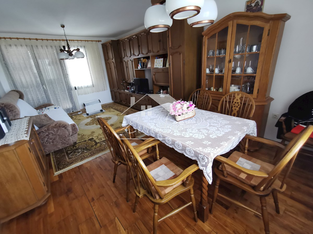 In vendita una casa familiare costruita con materiali di alta qualità a Strmec Stubički