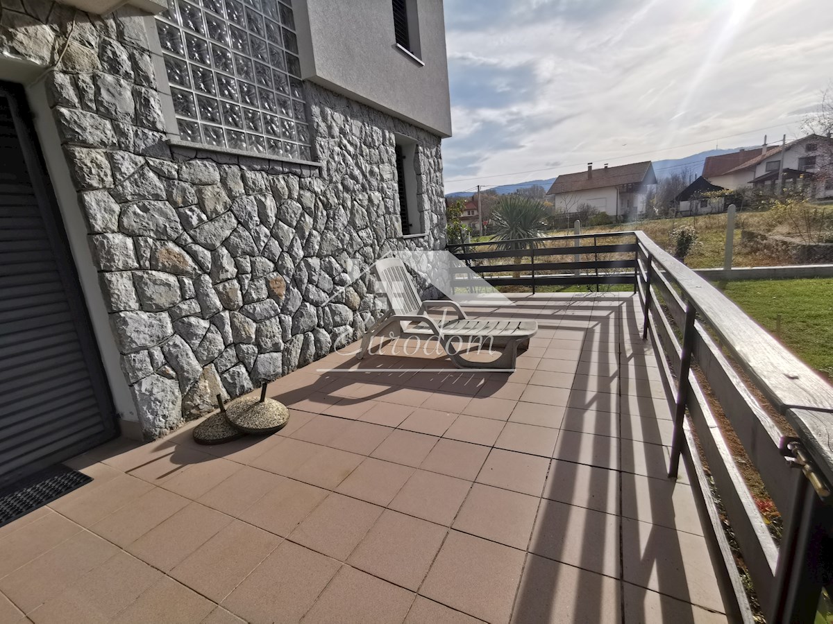 In vendita una casa familiare costruita con materiali di alta qualità a Strmec Stubički