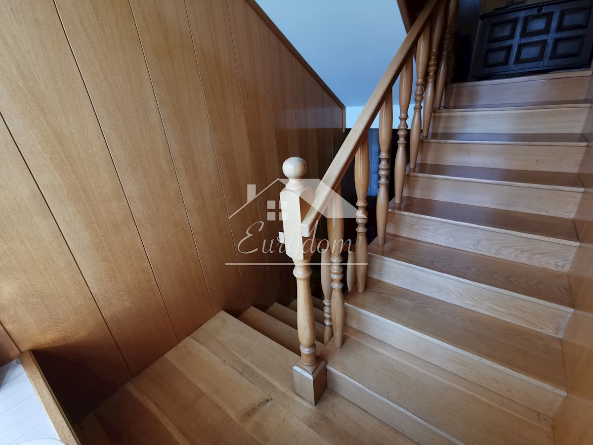 In vendita una casa familiare costruita con materiali di alta qualità a Strmec Stubički