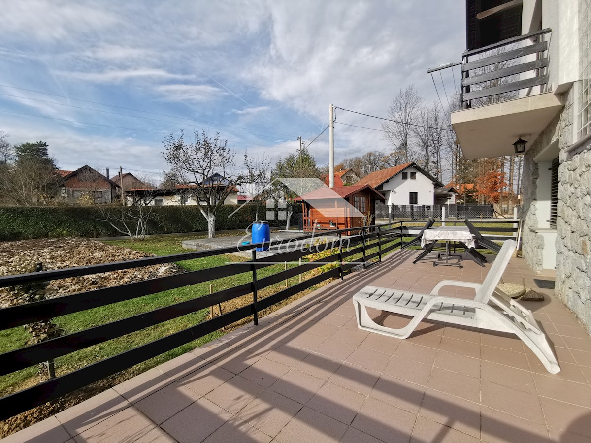 In vendita una casa familiare costruita con materiali di alta qualità a Strmec Stubički