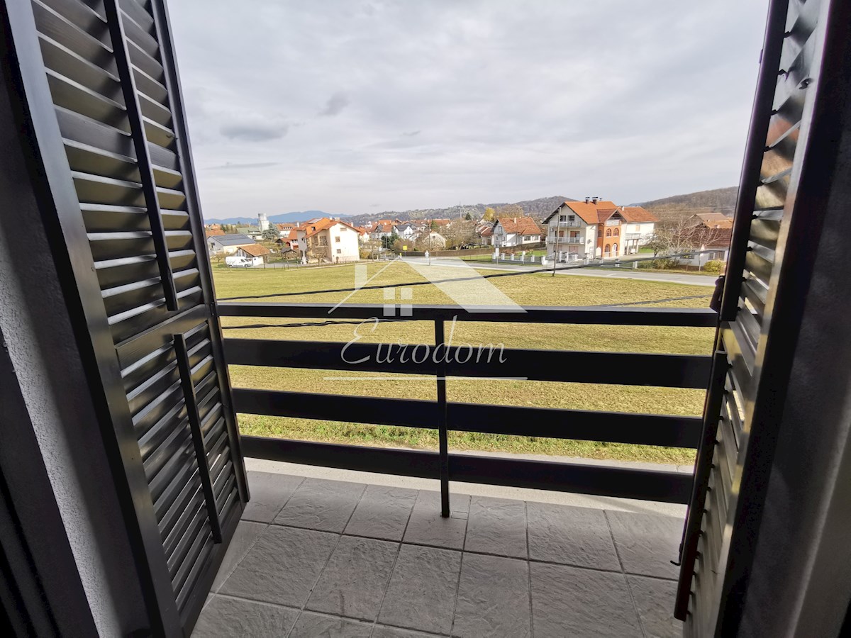 In vendita una casa familiare costruita con materiali di alta qualità a Strmec Stubički