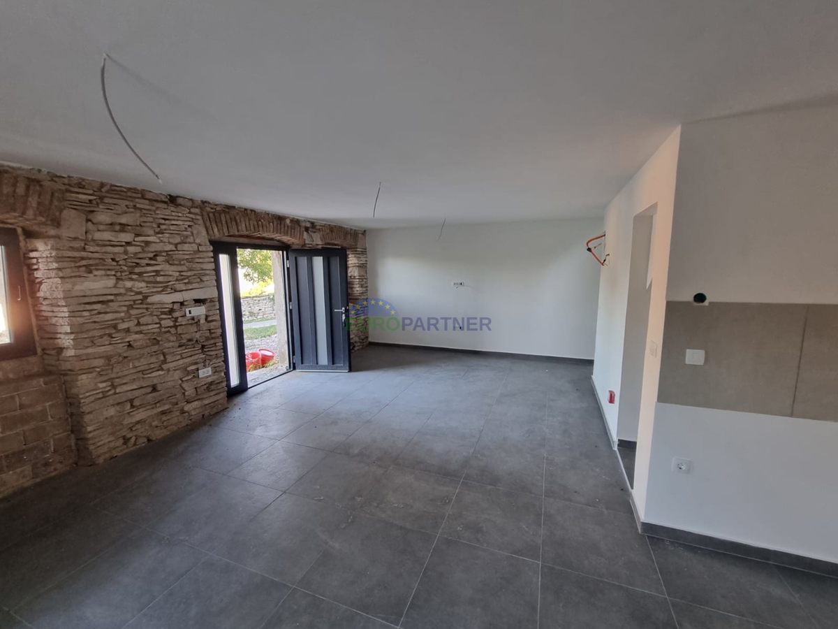 Una casa in pietra nelle vicinanze di Albona con vista sul mare