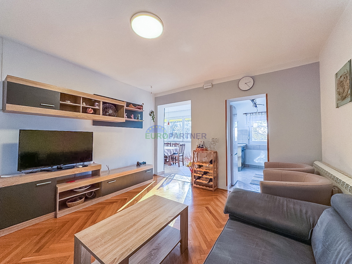 Ampio appartamento con vista mare, Poreč 4,5 km