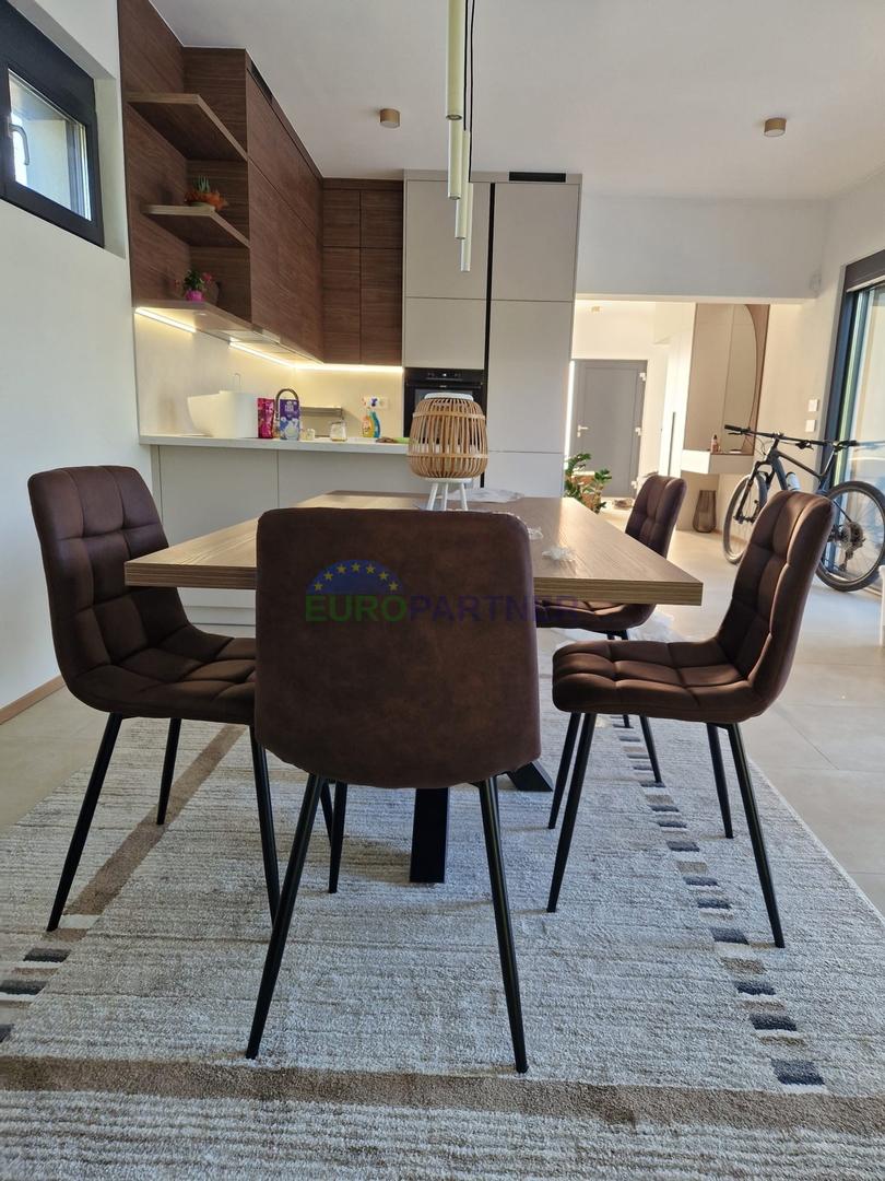 Istria, vicinity of Rovinj, beautiful single-storey house with pool