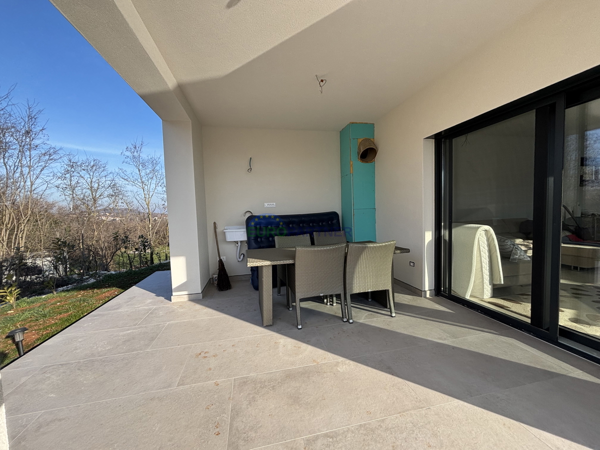 Istria, vicinity of Rovinj, beautiful single-storey house with pool