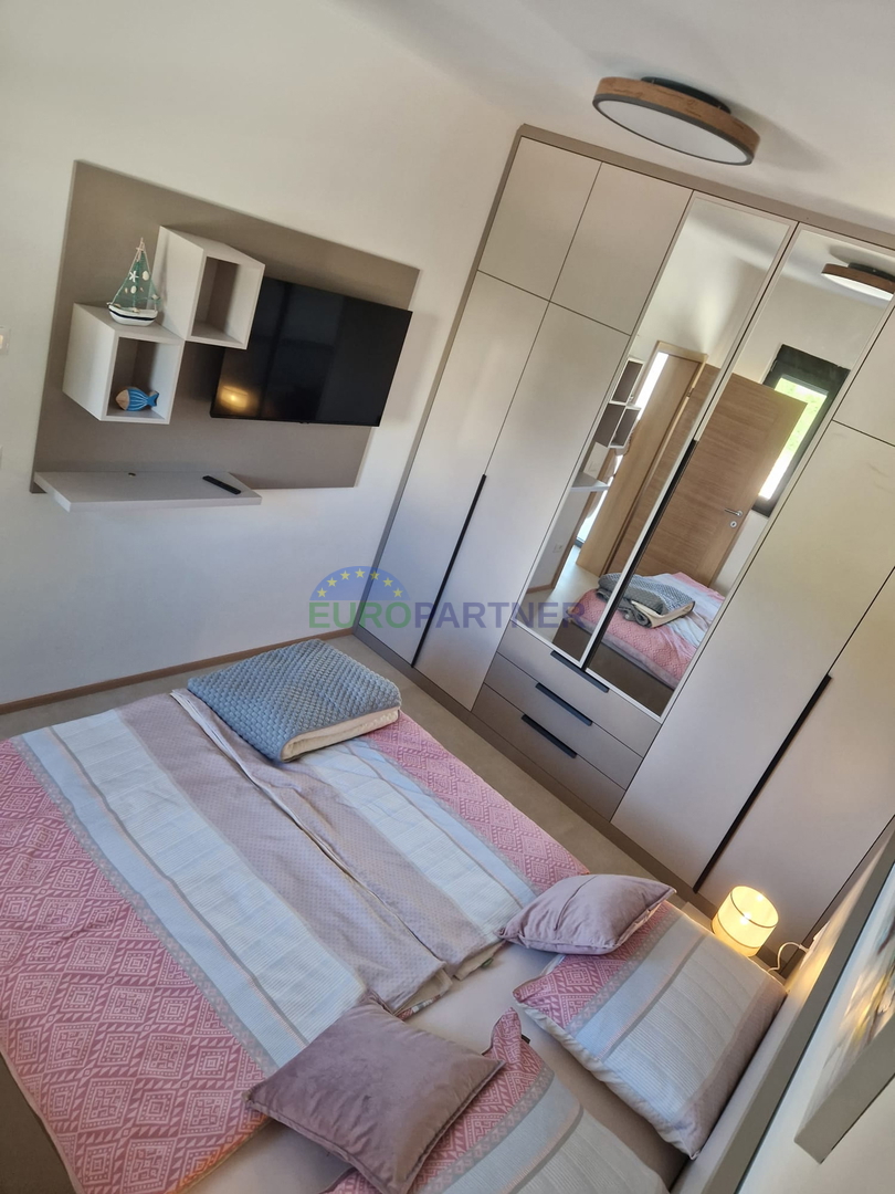 Istria, vicinity of Rovinj, beautiful single-storey house with pool