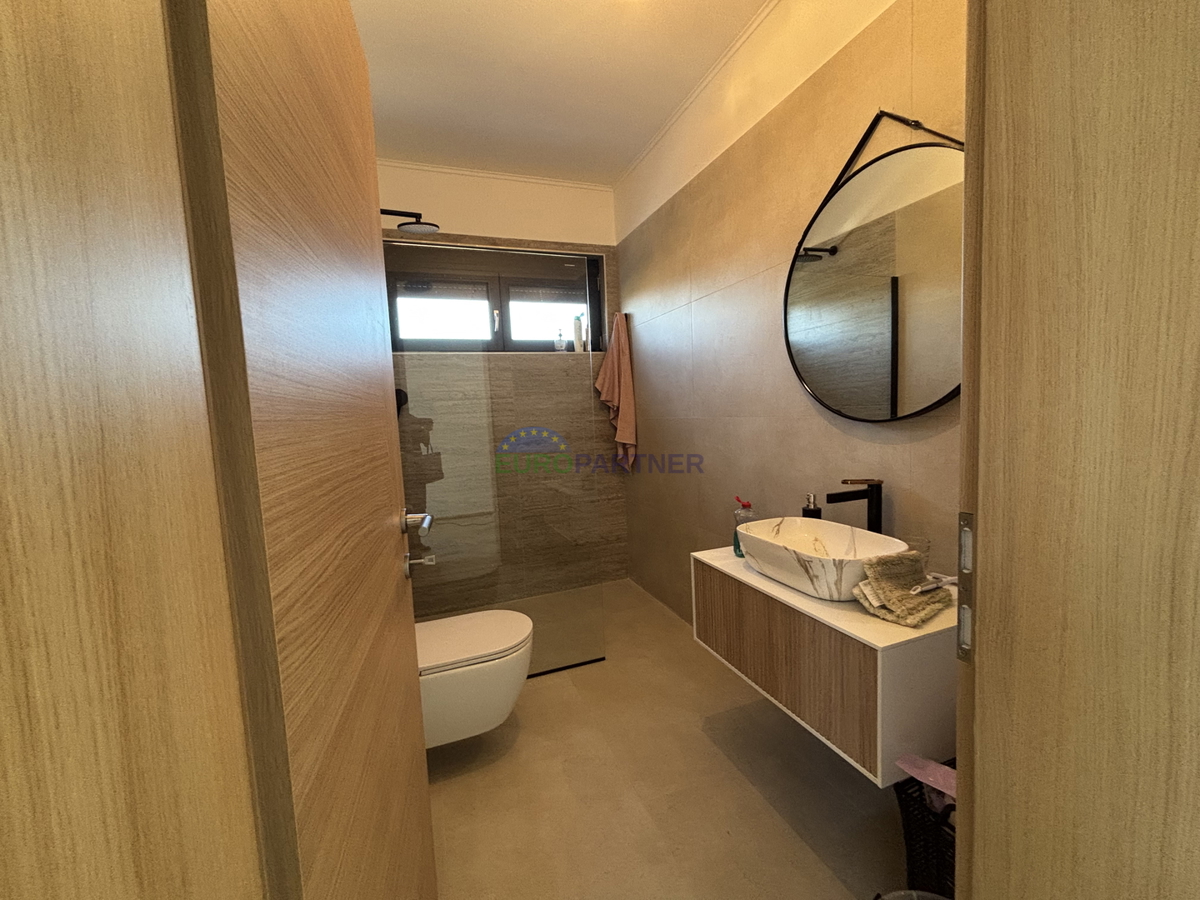 Istria, vicinity of Rovinj, beautiful single-storey house with pool