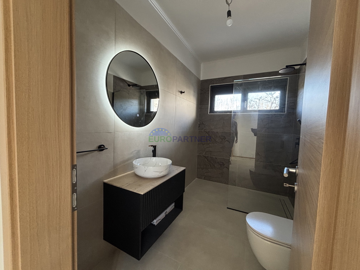 Istria, vicinity of Rovinj, beautiful single-storey house with pool