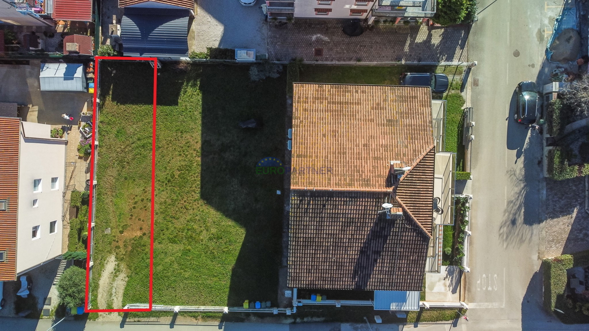 Poreč, appartamento moderno arredato con 3 locali + terreno 140m2 - a soli 2,5 km dal mare