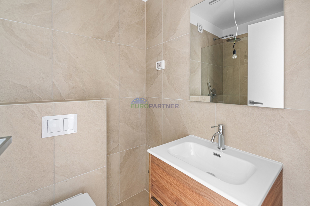 Istra, Novigrad, appartamento moderno in ottima posizione